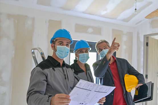 réunion de chantier avec votre courtier en travaux